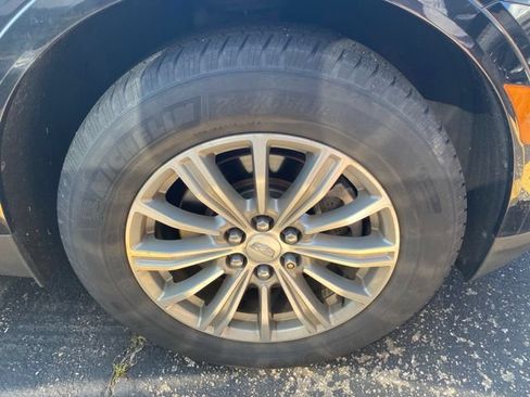 Used 2017 Cadillac XT5 Luxury w/ Driver Awareness Package AWD/4WD image 6