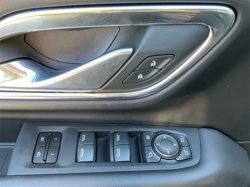 Used 2023 GMC Yukon XL AT4 w/ Technology Package image 29