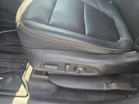 Used 2023 Chevrolet Traverse High Country AWD/4WD image 18