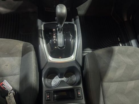 Used 2016 Nissan Rogue SV image 18