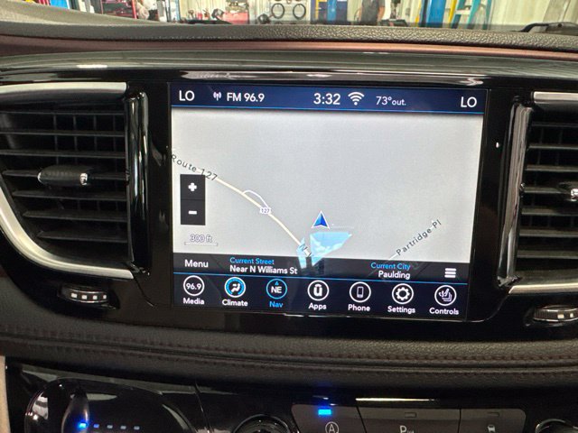 Used 2020 Chrysler Pacifica Limited FWD image 26