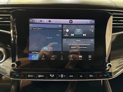 Used 2022 Jeep Wagoneer Series III w/ Rear Seat Video Group 1 image 28