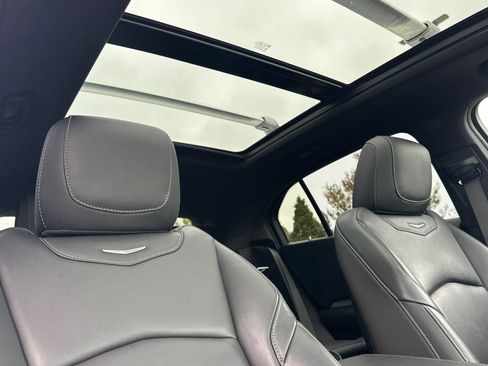 Used 2019 Cadillac XT4 Premium Luxury w/ Technology Package AWD/4WD image 17