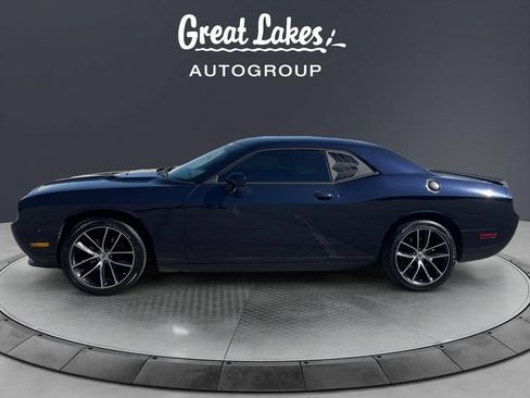 Used 2011 Dodge Challenger RWD image 2