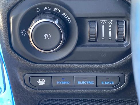 Used 2022 Jeep Wrangler Unlimited Sahara w/ Cold Weather Group image 22