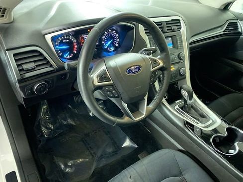 Used 2016 Ford Fusion SE w/ Equipment Group 201A image 22