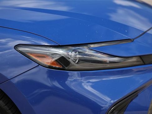 Used 2025 Toyota Camry SE FWD image 11