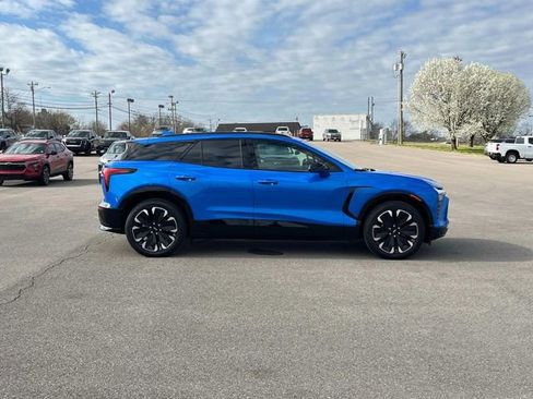 New 2025 Chevrolet Blazer EV RS image 3