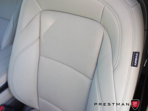 Used 2025 Lincoln Nautilus Premier AWD/4WD image 5