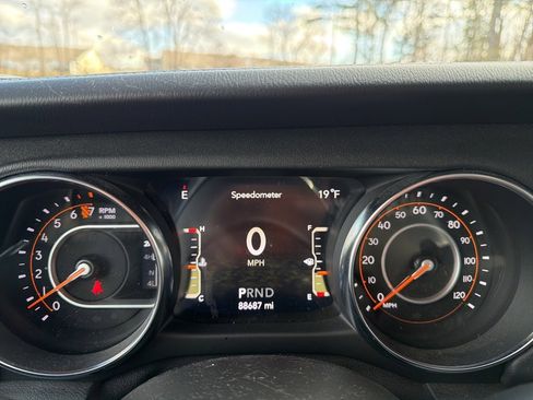 Used 2021 Jeep Wrangler Unlimited Sahara image 13