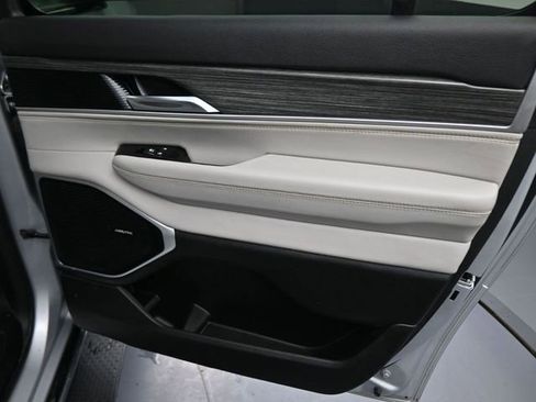 Used 2023 Jeep Wagoneer L Series III w/ Preferred Equipment Group image 23