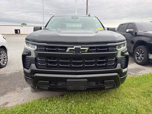Used 2023 Chevrolet Silverado 1500 RST AWD/4WD image 2