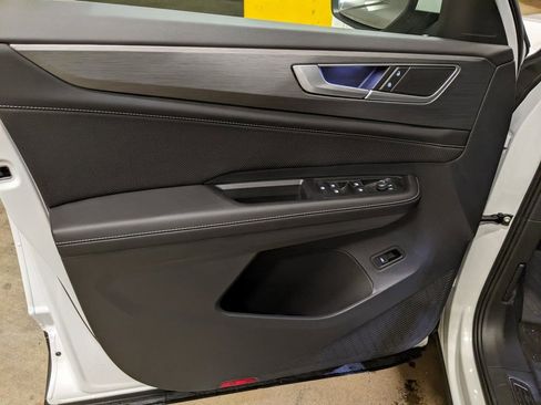 New 2026 Volkswagen Atlas Cross Sport SE image 9