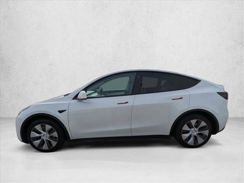 Used 2021 Tesla Model Y Long Range image 8