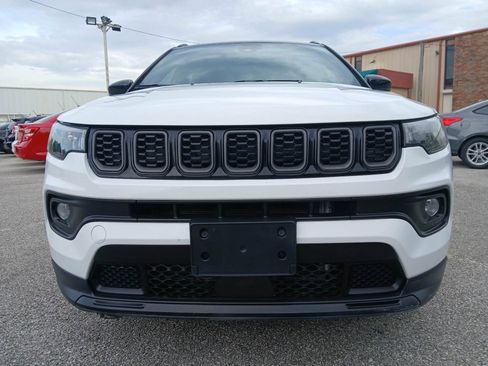 Used 2024 Jeep Compass Latitude w/ Altitude Special Edition AWD/4WD image 1
