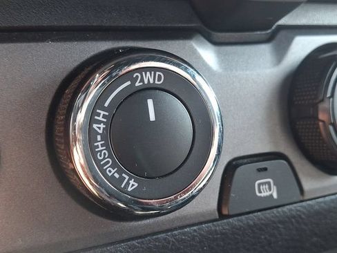 Used 2020 Toyota Tacoma TRD Sport w/ Technology Package AWD/4WD image 23