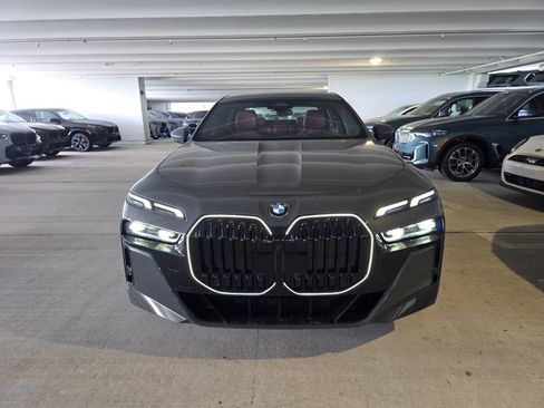 New 2026 BMW 740i w/ Premium Package RWD image 2