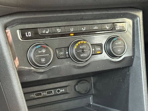 Used 2020 Volkswagen Tiguan SEL image 17