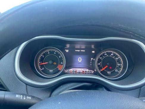 Used 2015 Jeep Cherokee Trailhawk AWD/4WD image 9