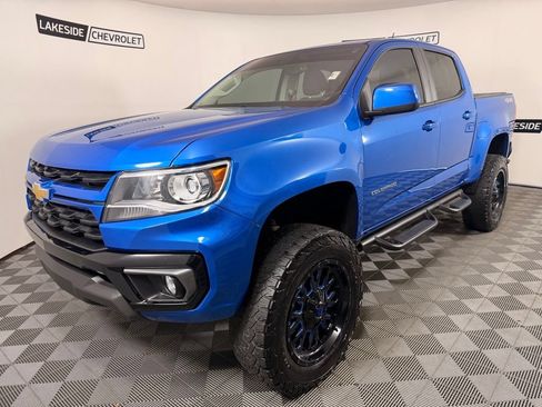 Used 2022 Chevrolet Colorado LT w/ Luxury Package AWD/4WD image 2