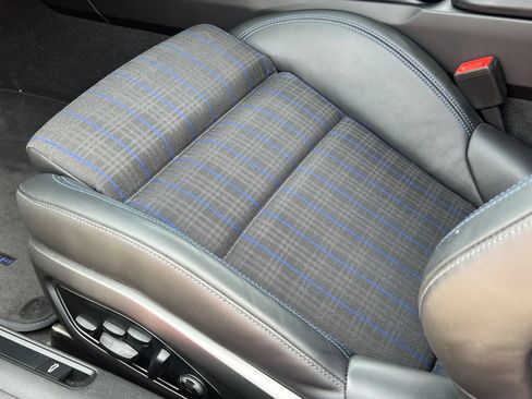 Certified 2025 Porsche 911 Carrera T RWD image 34