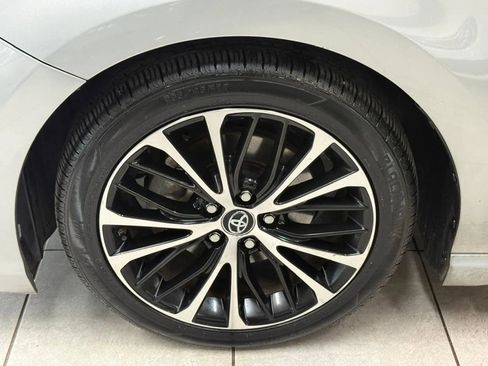 Used 2018 Toyota Camry SE image 38