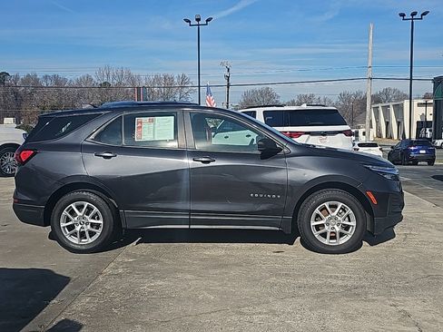 Used 2022 Chevrolet Equinox LS w/ LPO, Floor Liner Package image 3