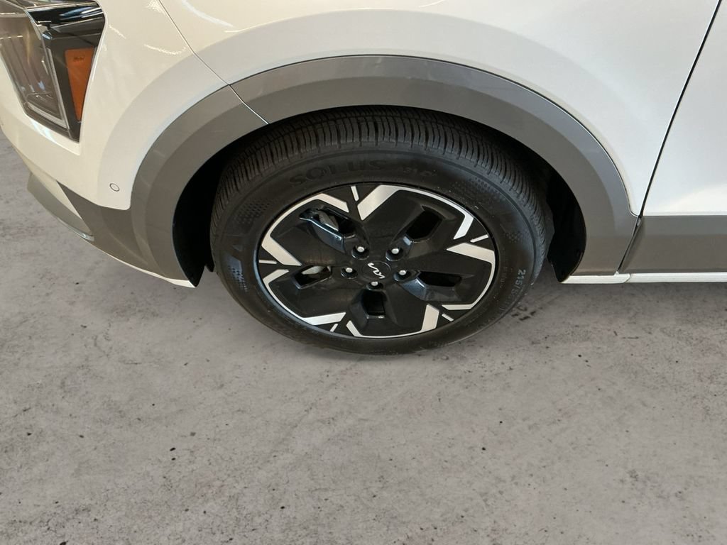 Used 2024 Kia Niro Wave w/ Wave Preserve Package FWD image 13