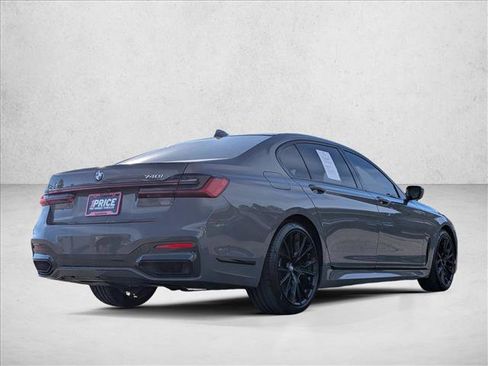 Used 2022 BMW 740i xDrive w/ M Sport Package AWD/4WD image 5