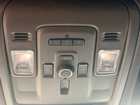 Used 2024 Chevrolet Suburban Z71 w/ Off-Road Capability Package AWD/4WD image 30