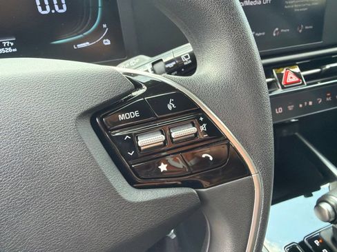 Certified 2024 Kia Niro LX FWD image 18