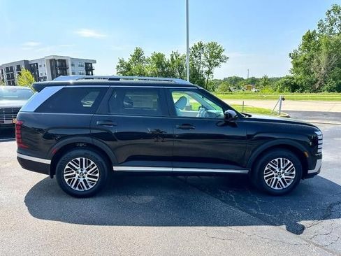 Used 2026 Hyundai Palisade SEL FWD image 2