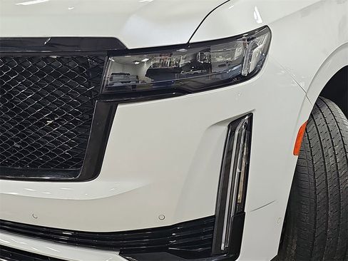 Used 2022 Cadillac Escalade Sport Platinum w/ LPO, ONYX Package image 39