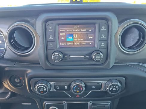 Used 2021 Jeep Wrangler Sport image 15