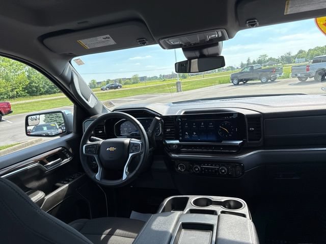 Used 2024 Chevrolet Silverado 1500 LT AWD/4WD image 36