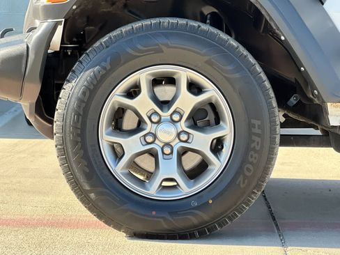 Used 2021 Jeep Wrangler Unlimited Sport AWD/4WD image 26