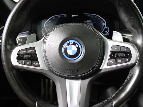 Used 2023 BMW 530e w/ M Sport Package image 16