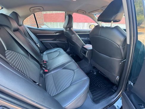 Used 2018 Toyota Camry SE FWD image 11