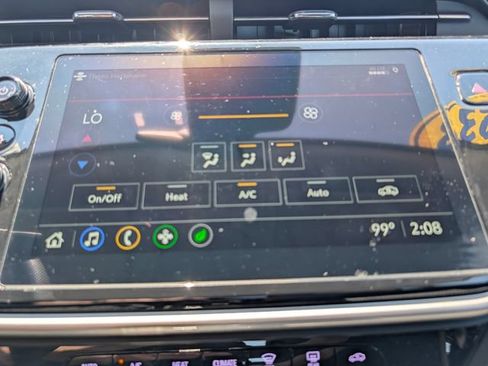 Used 2023 Chevrolet Bolt EUV LT w/ Driver Confidence Package FWD image 28