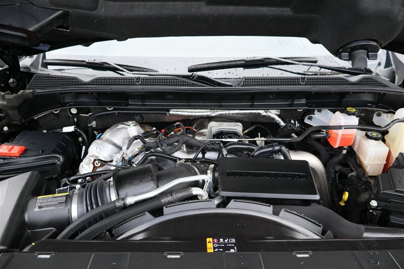 Used 2025 GMC Sierra 3500 AT4 w/ AT4 Premium Plus Package AWD/4WD image 11