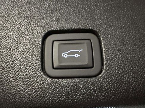 Certified 2024 Cadillac XT6 Luxury image 28