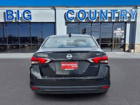 Used 2021 Nissan Versa SV FWD image 3