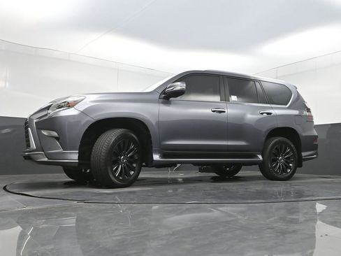 Used 2023 Lexus GX 460 Premium w/ Accessory Package AWD/4WD image 31