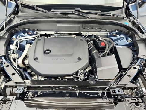 Certified 2023 Volvo XC60 B6 Ultimate w/ Protection Package Premier image 30