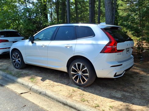 Used 2024 Volvo XC60 B5 Plus w/ Protection Package Premier AWD/4WD image 4