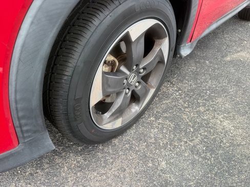 Used 2018 Honda HR-V EX image 8