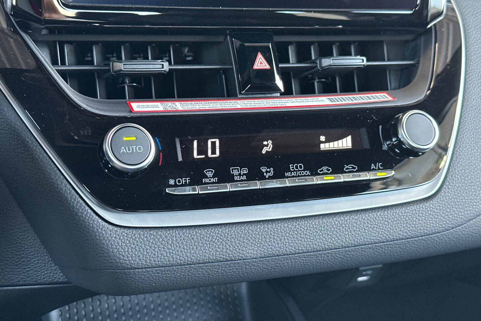 Used 2026 Toyota Corolla SE w/ SE Premium Package FWD image 18
