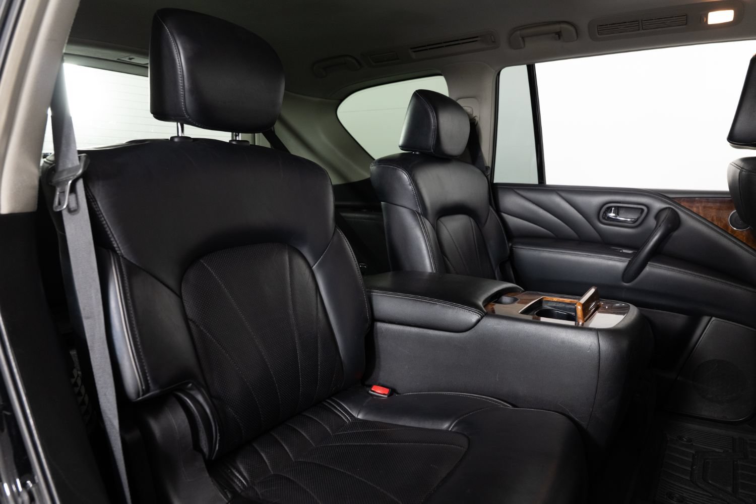 Used 2016 INFINITI QX80 4WD w/ Deluxe Technology Package image 28