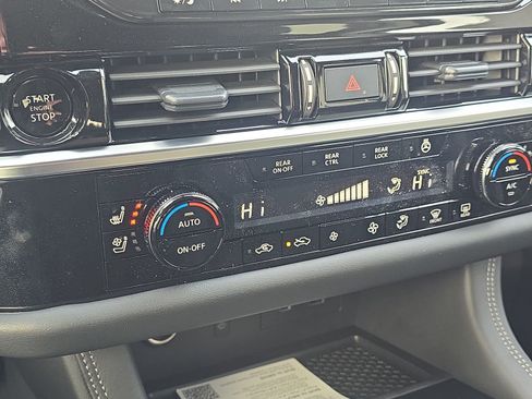 New 2025 Nissan Pathfinder Platinum image 21