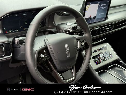 Used 2023 Lincoln Aviator AWD w/ Premium Package image 19